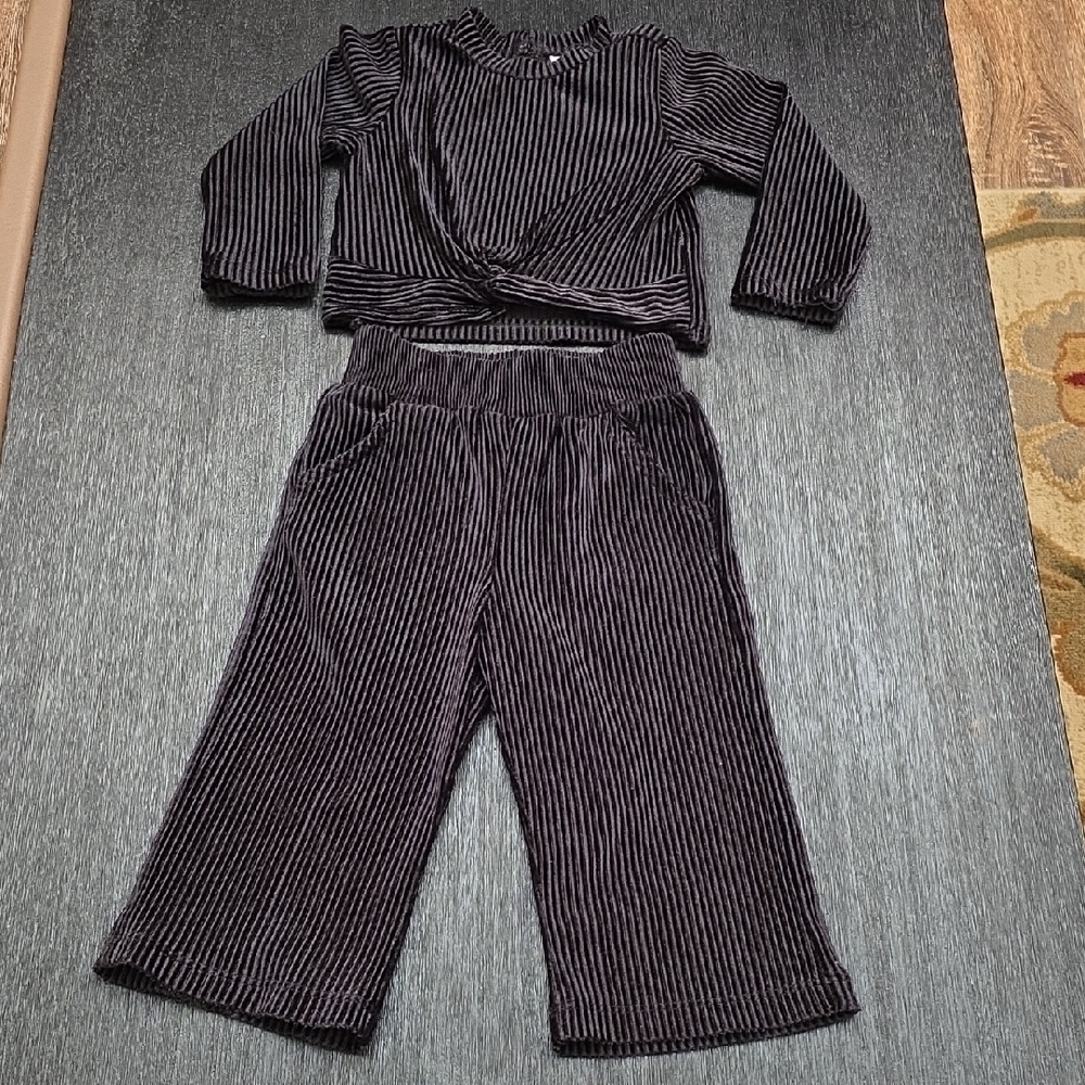 Wonder Nation Striped Black and White Kids Set